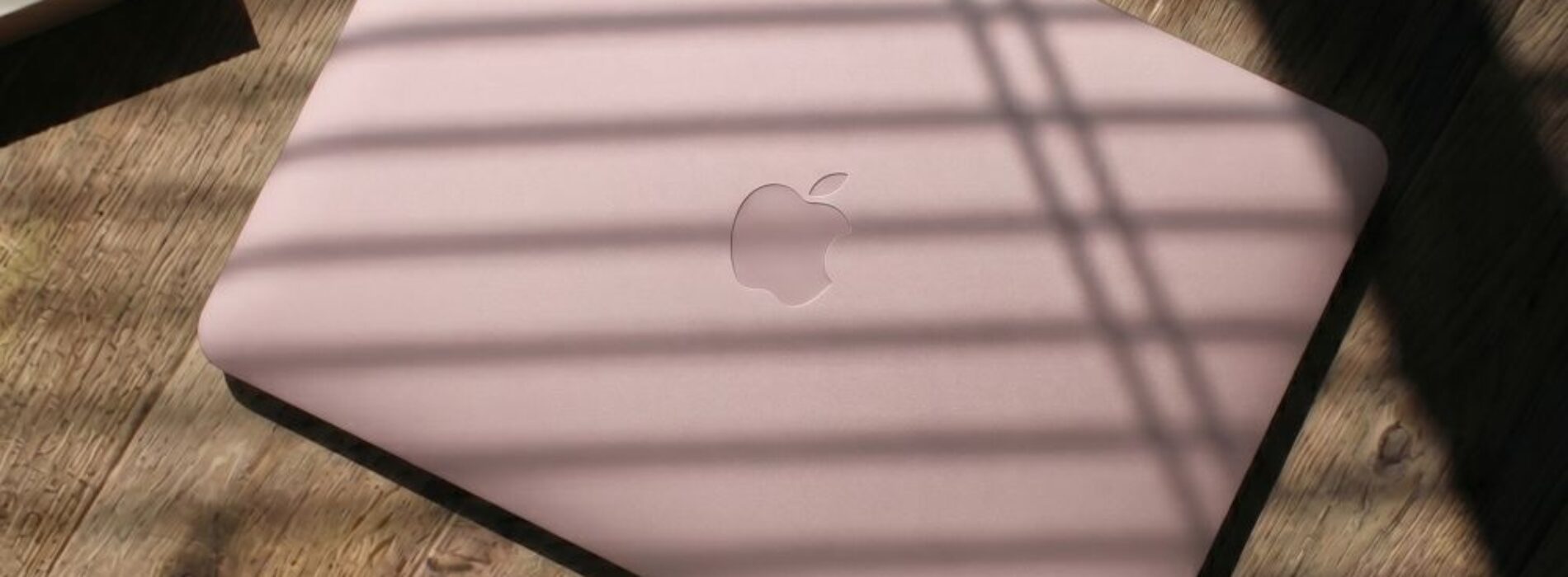 Jak skutecznie zabezpieczyć MacBook Neo 13″ (A18 Pro) 2026? Kompletny przewodnik po akcesoriach